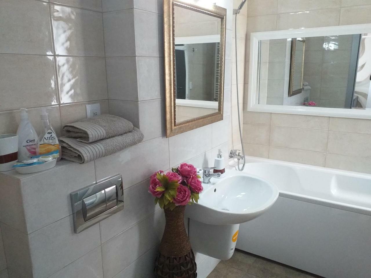 Apartamento Downtown "Rendez-Vous" Luxury Bacău Exterior foto