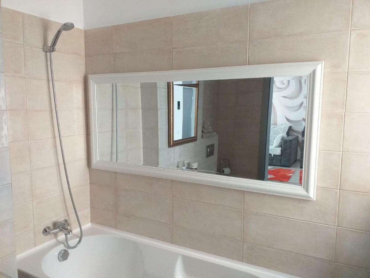 Apartamento Downtown "Rendez-Vous" Luxury Bacău Exterior foto