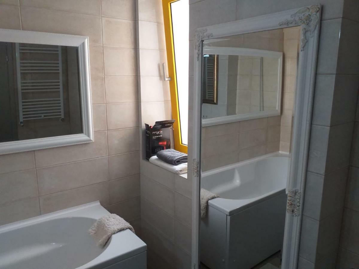 Apartamento Downtown "Rendez-Vous" Luxury Bacău Exterior foto